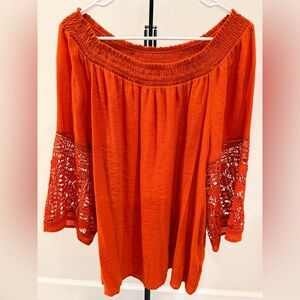 EST. 1946 Off-Shoulder Lace Sleeve Top – Size 18/20W